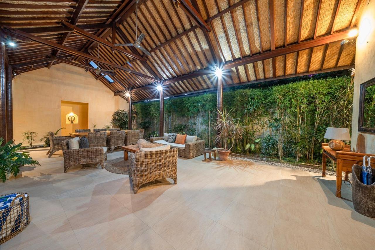 סמיניאק Rumi Villas מראה חיצוני תמונה