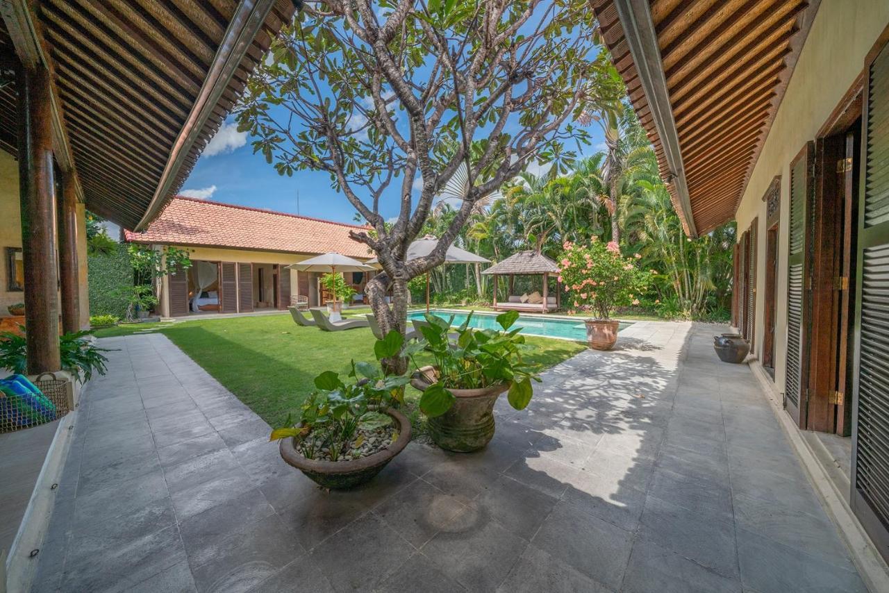 סמיניאק Rumi Villas מראה חיצוני תמונה