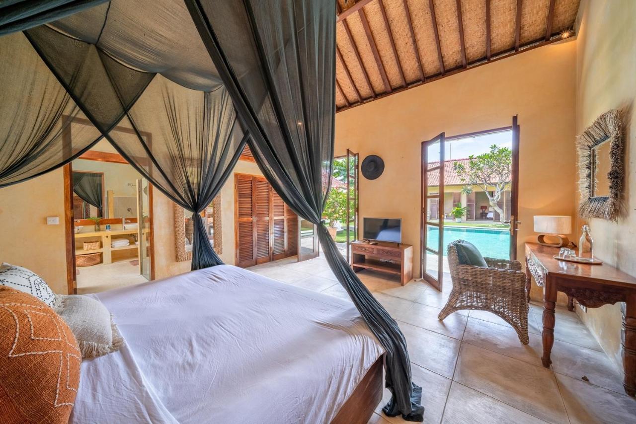 סמיניאק Rumi Villas מראה חיצוני תמונה