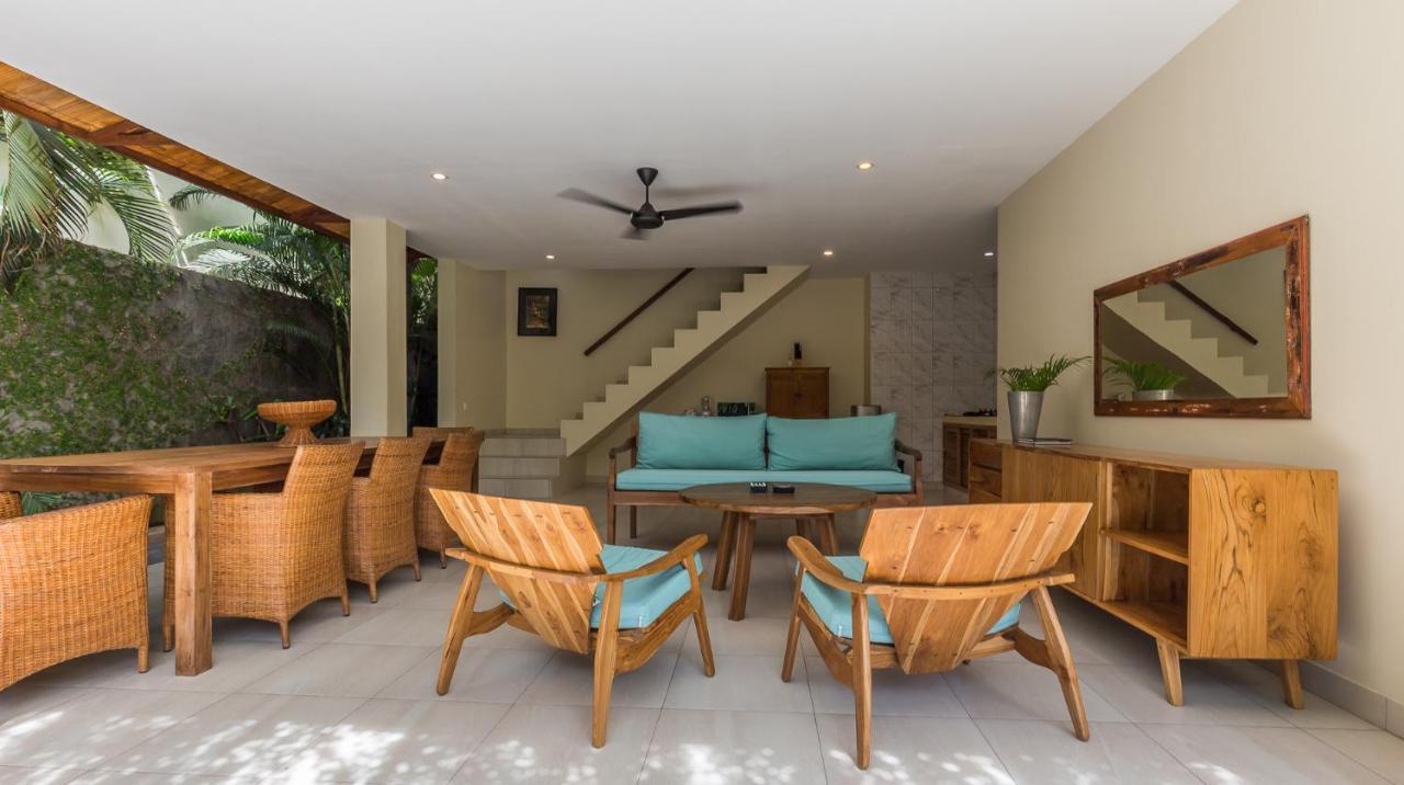 סמיניאק Rumi Villas מראה חיצוני תמונה