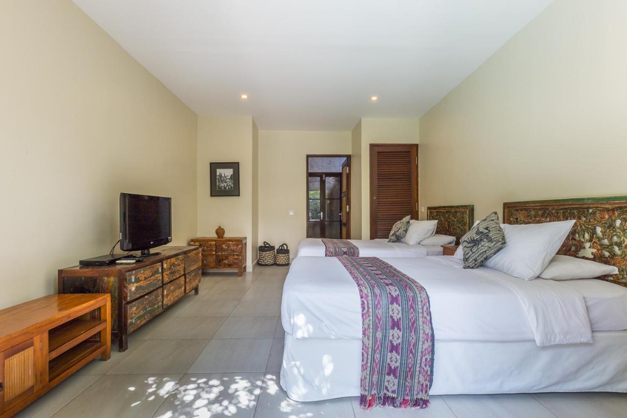 סמיניאק Rumi Villas מראה חיצוני תמונה