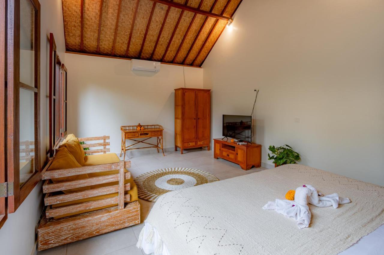 סמיניאק Rumi Villas מראה חיצוני תמונה
