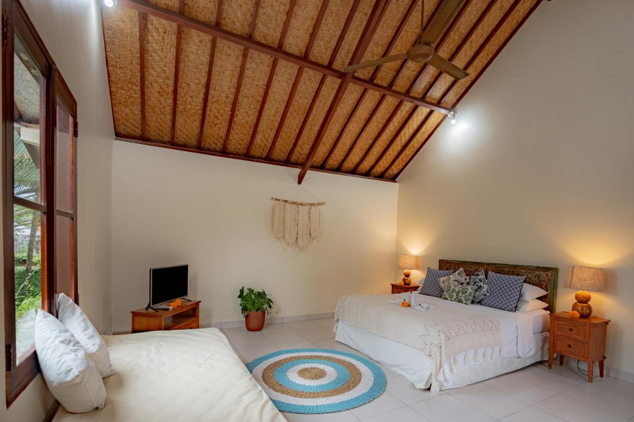 סמיניאק Rumi Villas מראה חיצוני תמונה
